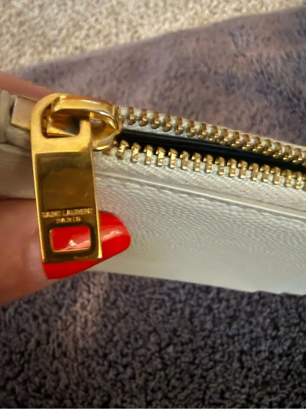 YSL CASSANDRE MATELASSÉ FRAGMENTS CARD CASE IN GRAIN DE POUDRE LEATHER
WHITE COA - Picture 8 of 14
